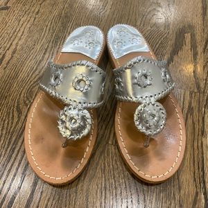 Jack Rogers Girls Silver Jacks Flat Sandal size 4.